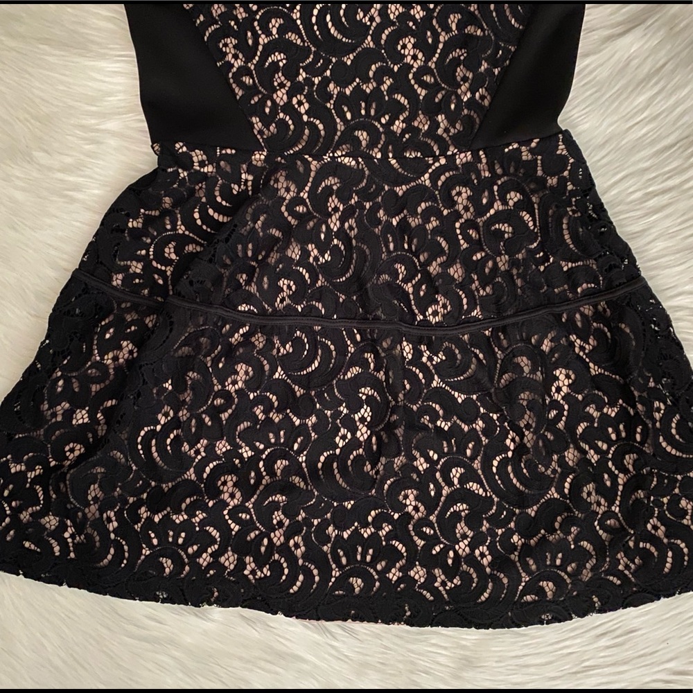 Black and beige lacy dress 👗 - Picture 4 of 4